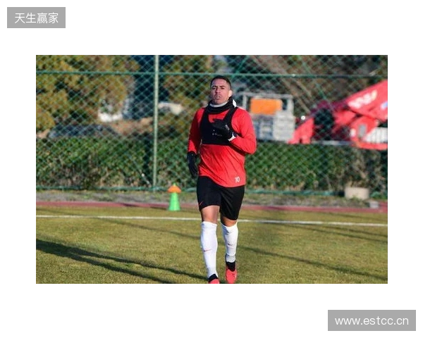 记者:韦世豪当蓉城队长并不意外 他和罗慕洛刘殿座携手带队前进 记者:韦世豪当蓉城队长并不意外 他和罗慕洛刘殿座携手带队前进